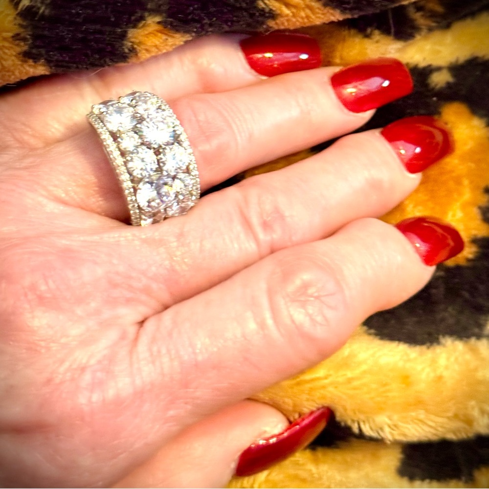 Victoria Weik Thick Band Ring with Multiple Round Simulated Diamonds NWOT - Picture 5 of 13